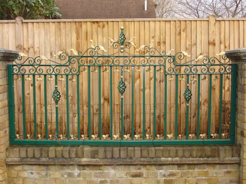 Front perspective of previous image of chunky railings